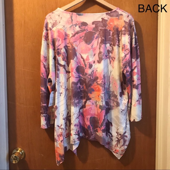 Time & Tru Women’s Sublimation 3/4 Sleeve Top Shirt - Picture 6 of 7